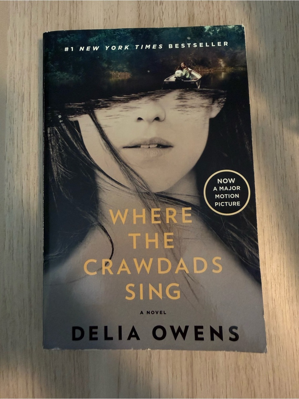 📚 Where the Crawdads Sing by Delia Owens [paperback]